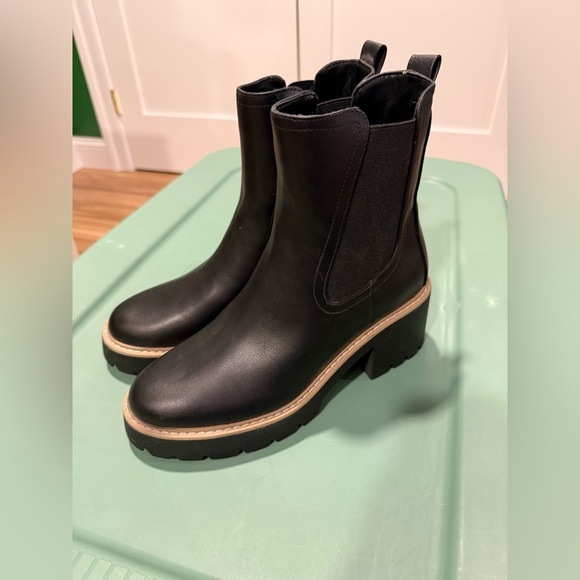 Dolce Vita Shoes - NWT Dolce Vita Women’s Black Tattler Chelsea Boots - Size 9.5